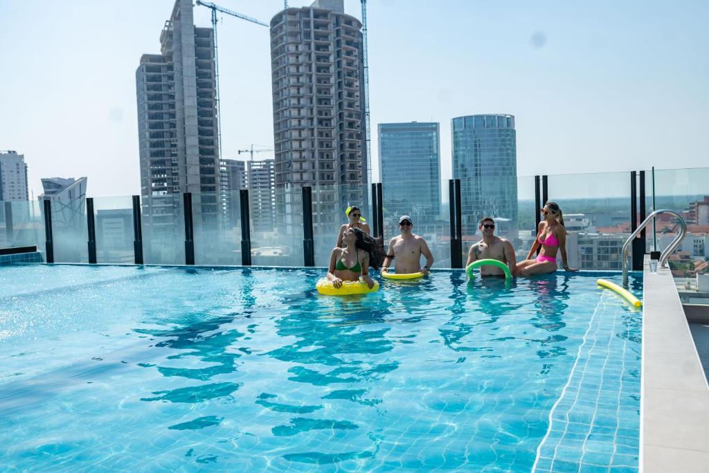 Suite tecnológica y moderna