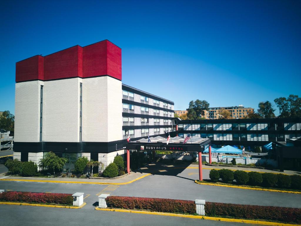 Hotel Ruby Foo's — photo 1