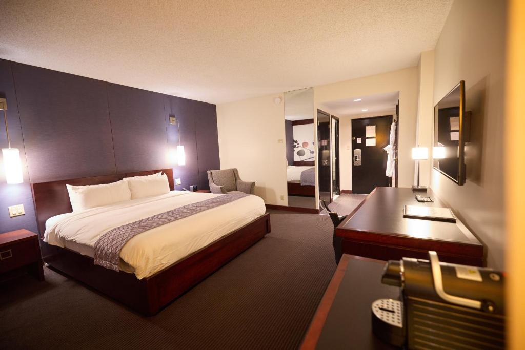 Hotel Ruby Foo's photo 2