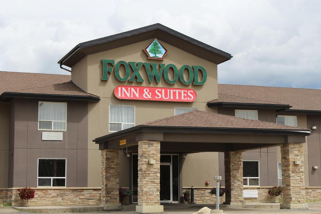 Foxwood Inn and Suites — photo 1