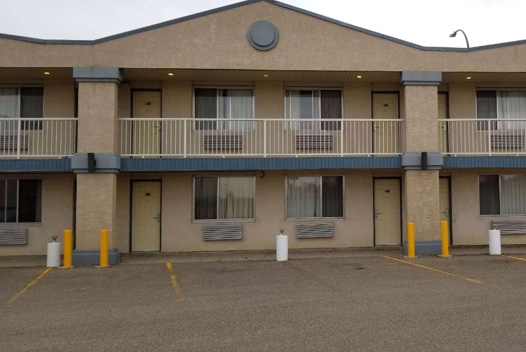 Days Inn by Wyndham Swift Current photo 3