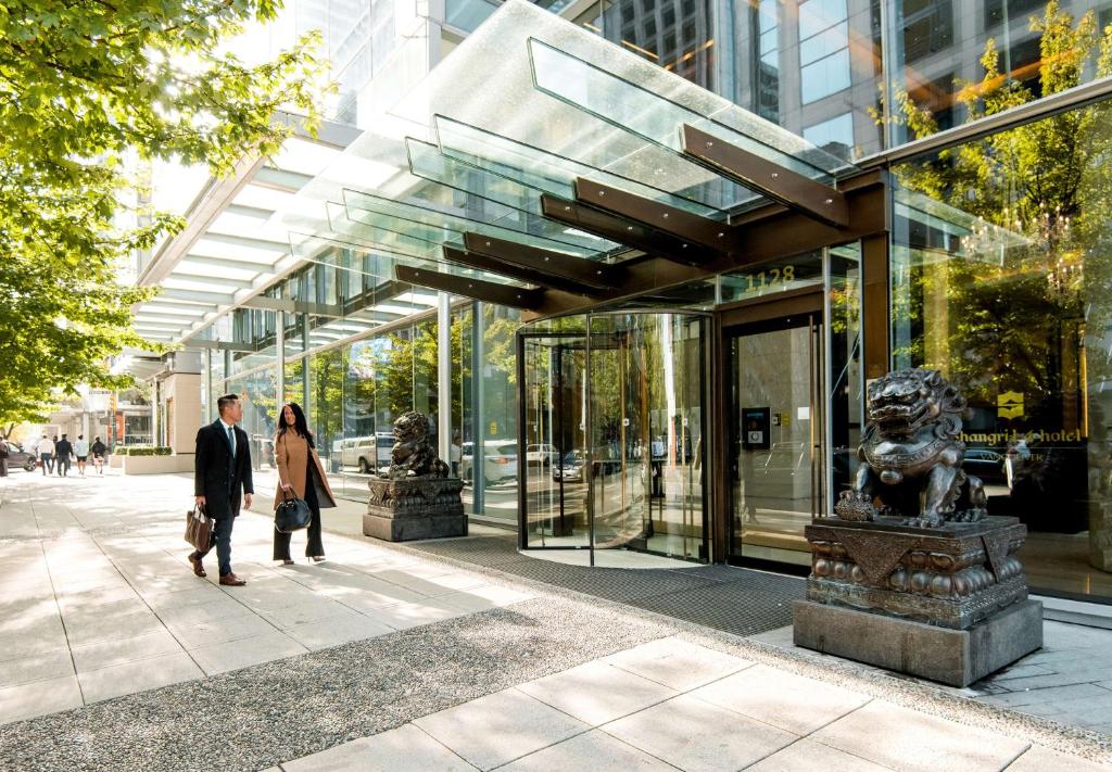 Hyatt Vancouver Downtown Alberni — photo 1