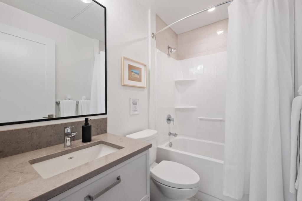Beachfront Luxury Suite #18 at THE BEACH HOUSE photo 3