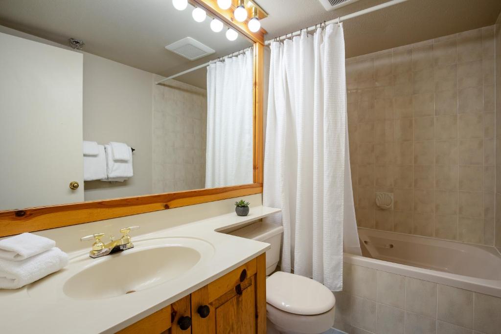 3BR in Foxglove photo 3