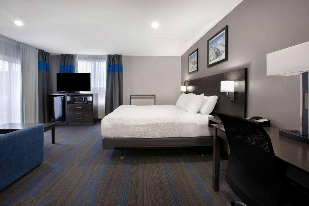 Days Inn by Wyndham Barrie — photo 1