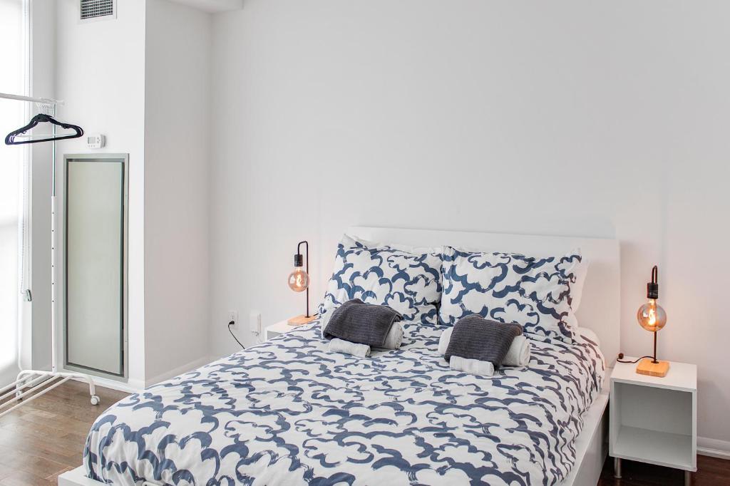 City View Towers - Steps to CN Tower - Indoor Pool - Save on 4 weeks stay in February photo 2