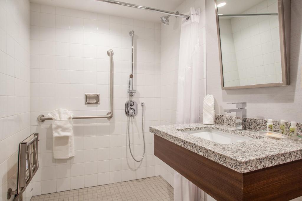 Holiday Inn Ottawa East by IHG photo 3