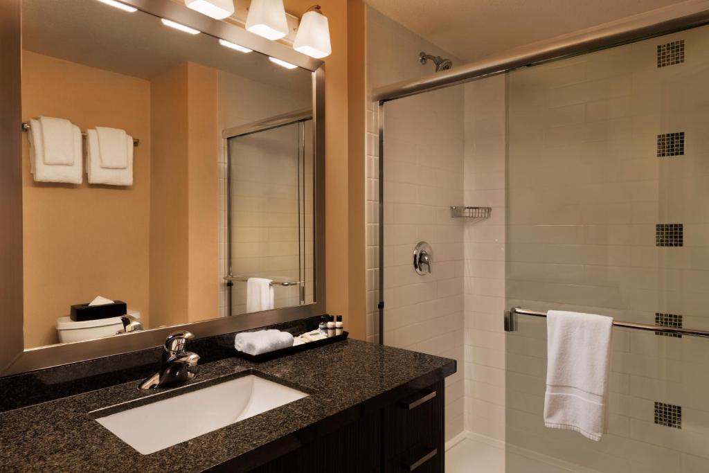 Executive Inn Whistler photo 3