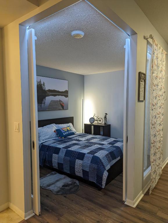 Downtown Condo with Free Parking - SkySide photo 3