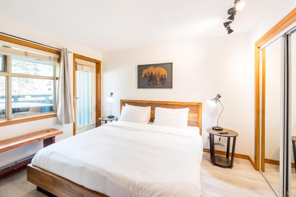 #03 Arrowhead Point photo 2