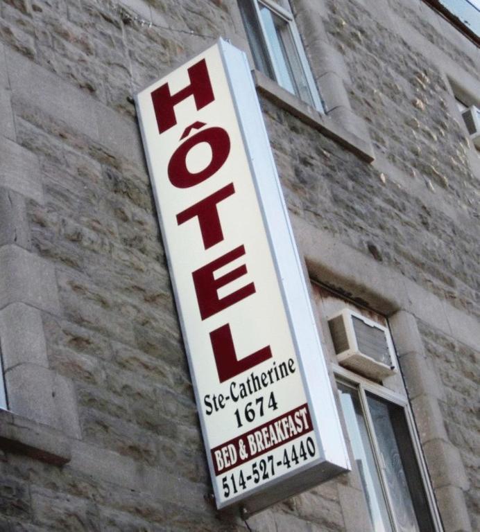 Hotel Ste-Catherine — photo 1