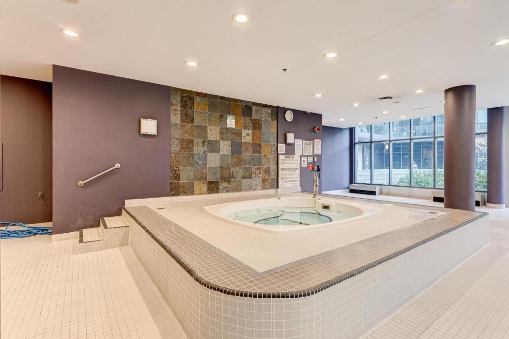 Booking.com: Hotels in Toronto. Book your hotel now! photo 3