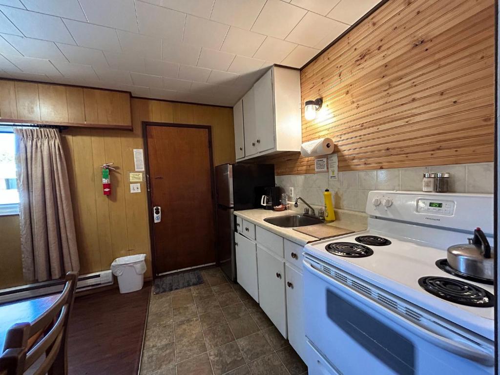 Dolphin Motel photo 3