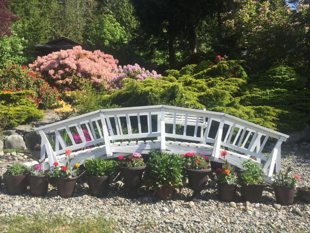 Garden Bridge House — photo 1