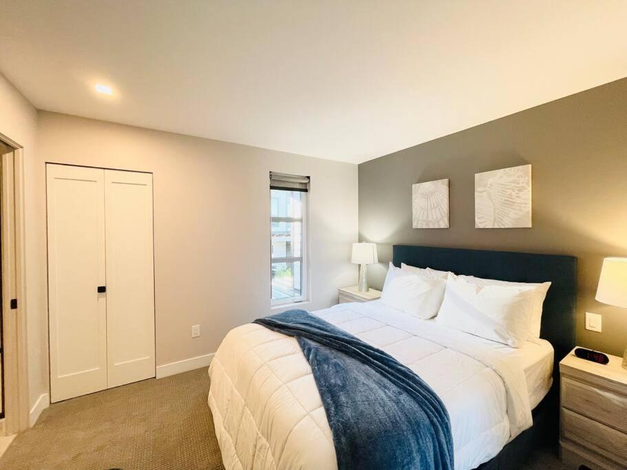 ENTIRE Sunrise Resort Townhome in Parksville photo 2
