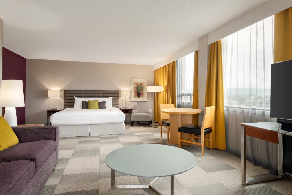 Coast Prince George Hotel by APA photo 2