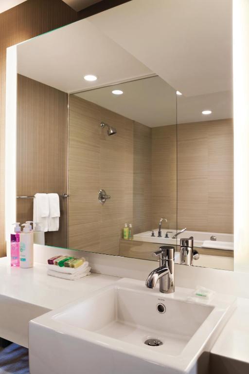 Coast Prince George Hotel by APA photo 3