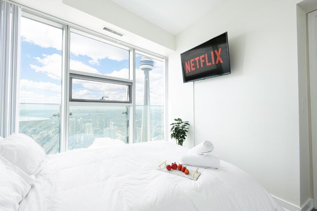 Beautiful Luxurious Modern Condo With Breathtaking Views photo 3