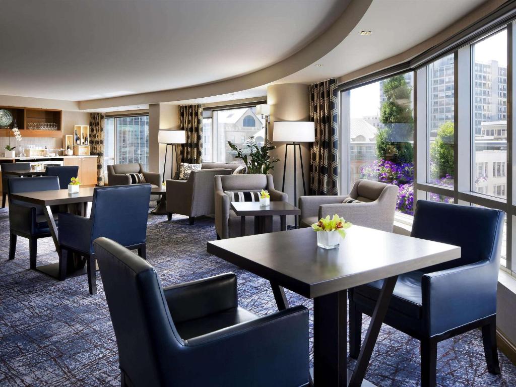 Fairmont Waterfront photo 3