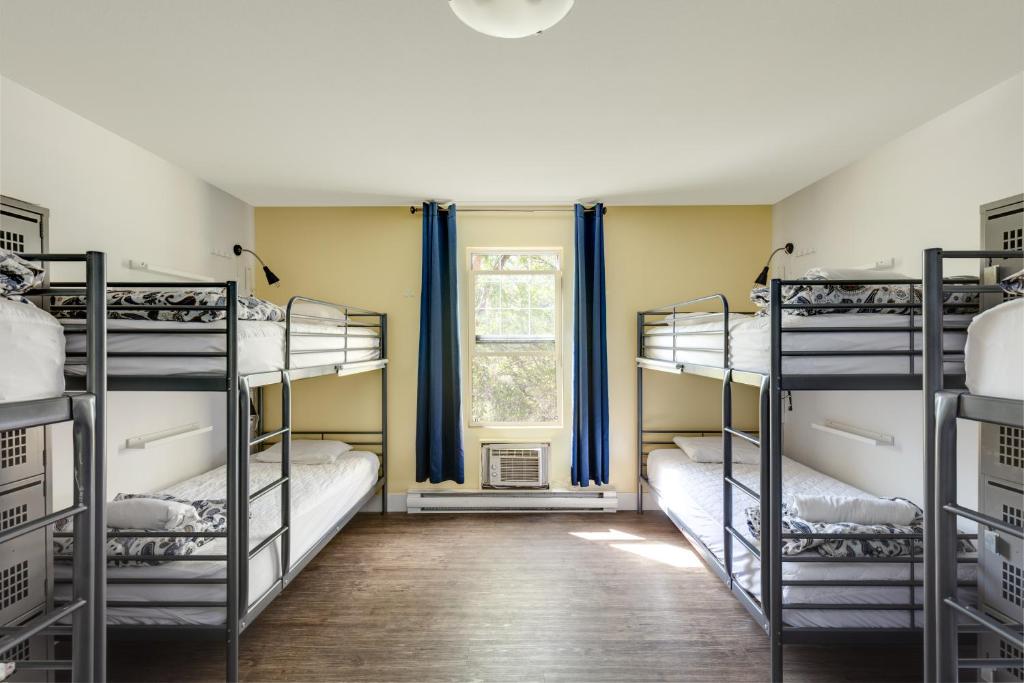 HI Kelowna Hostel photo 2