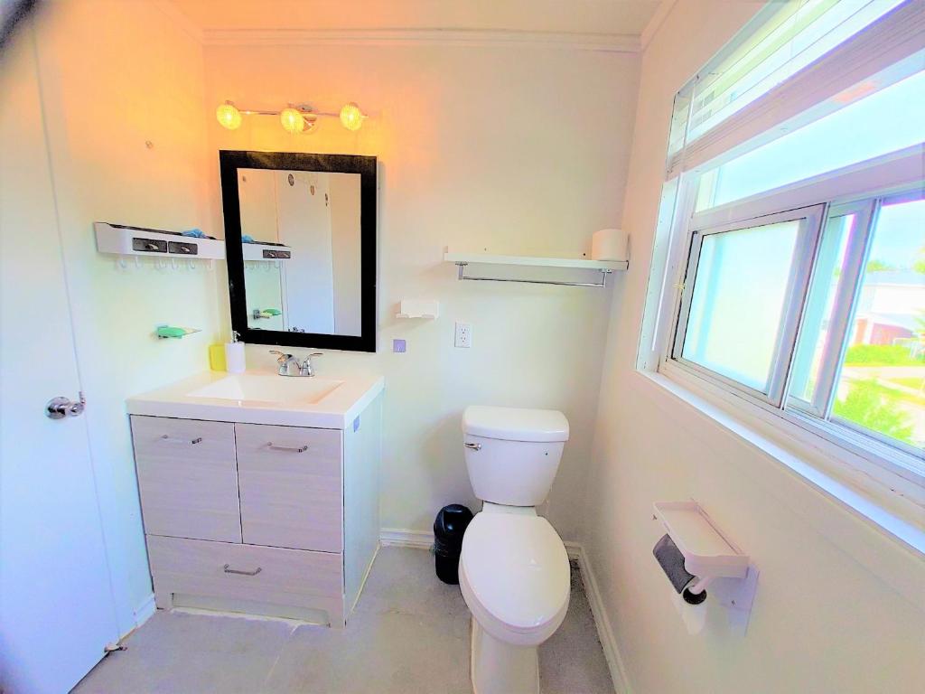 Cozy and Quiet Homestay with Private Bathroom photo 3