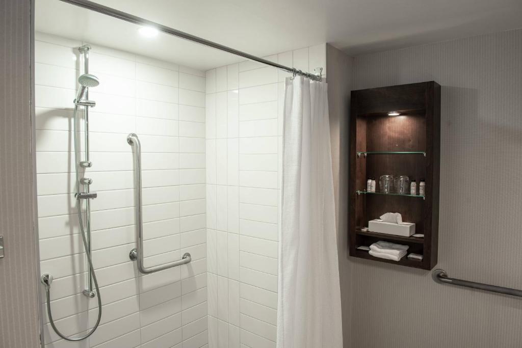 Delta Hotels by Marriott Saguenay Conference Centre photo 3