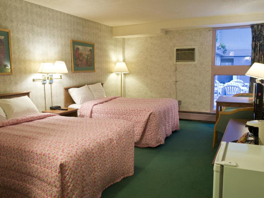 Blue Bird Hotel photo 2