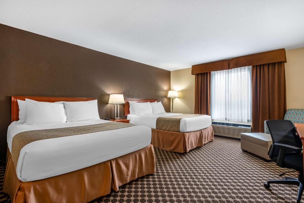 Best Western Strathmore Inn photo 2