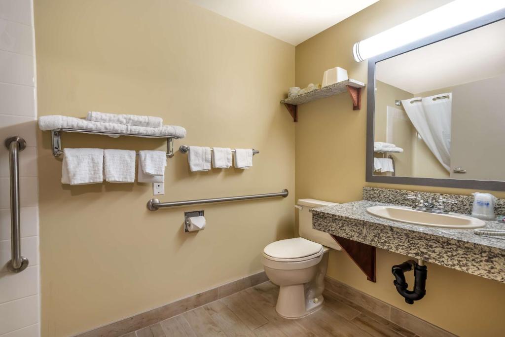Best Western Strathmore Inn photo 3
