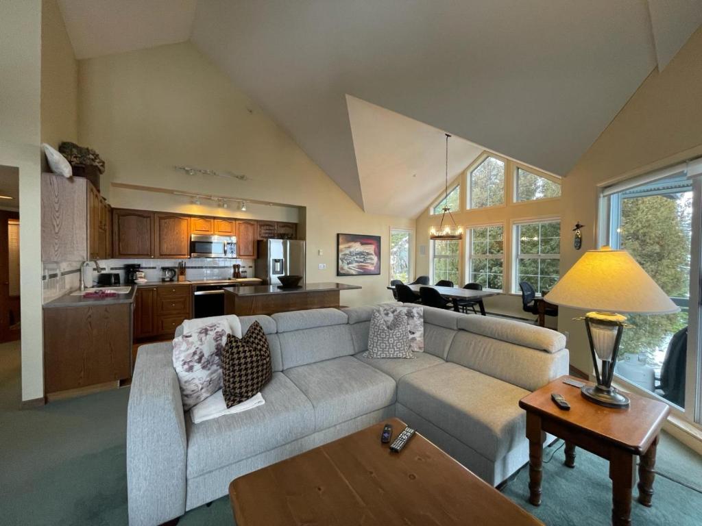 2BR in The Lynx — photo 1