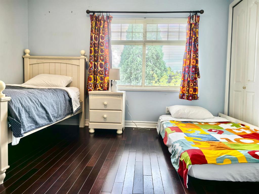 Cozy Guest Rooms Near UBC photo 2