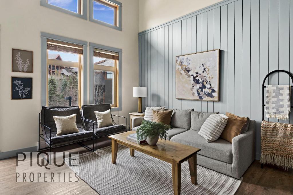 Alpine Loft with Pool — photo 1