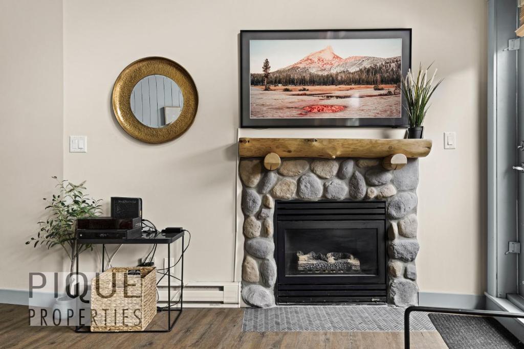 Alpine Loft with Pool photo 2