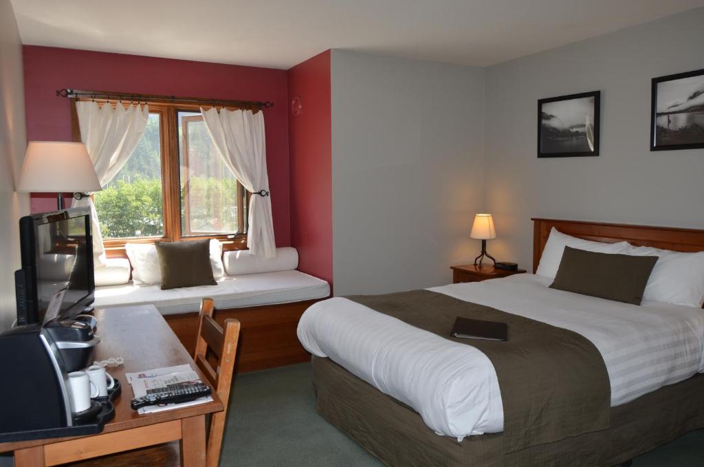 Howe Sound Inn & Brewing Company photo 2