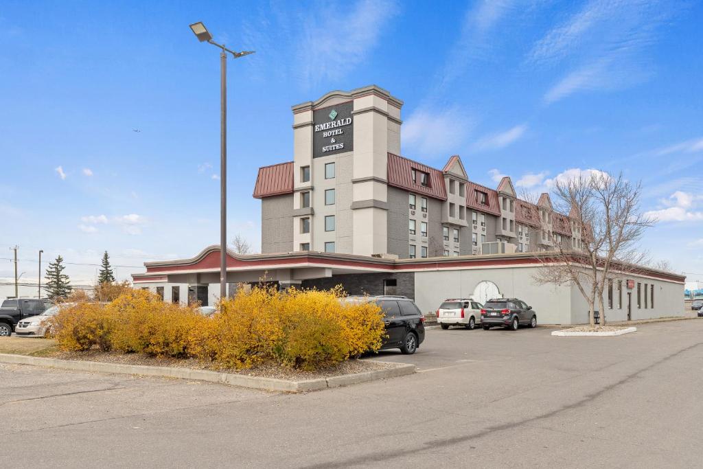 Emerald Hotel & Suites Calgary Airport — photo 1