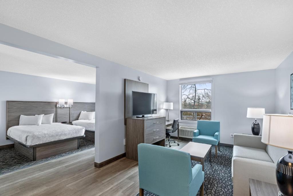 Emerald Hotel & Suites Calgary Airport photo 2