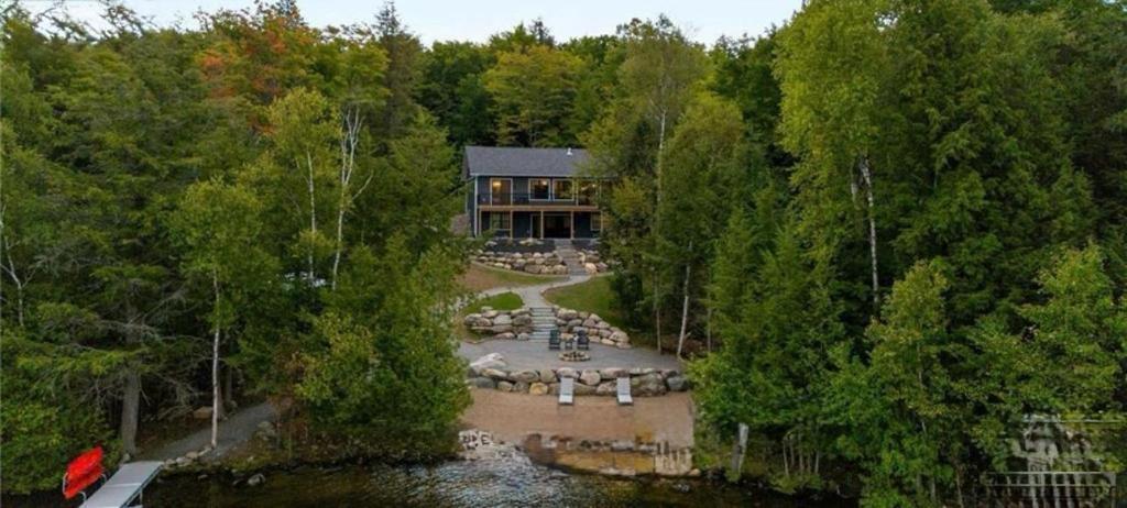 Algonquin Paradise with Private Beach — photo 1