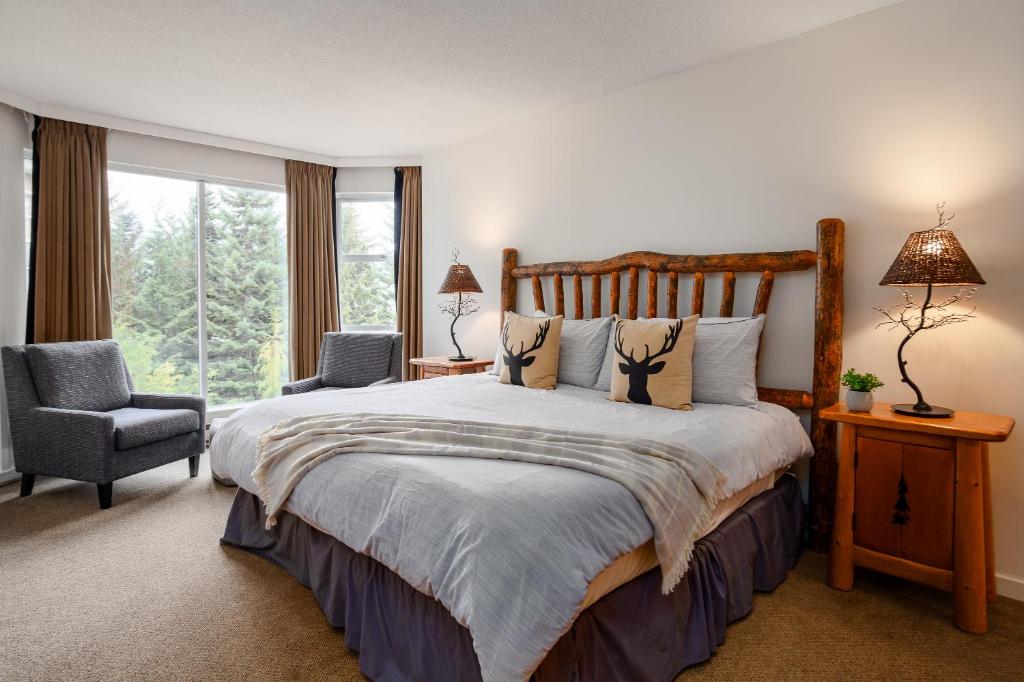 2BR plus Den in Woodrun photo 2