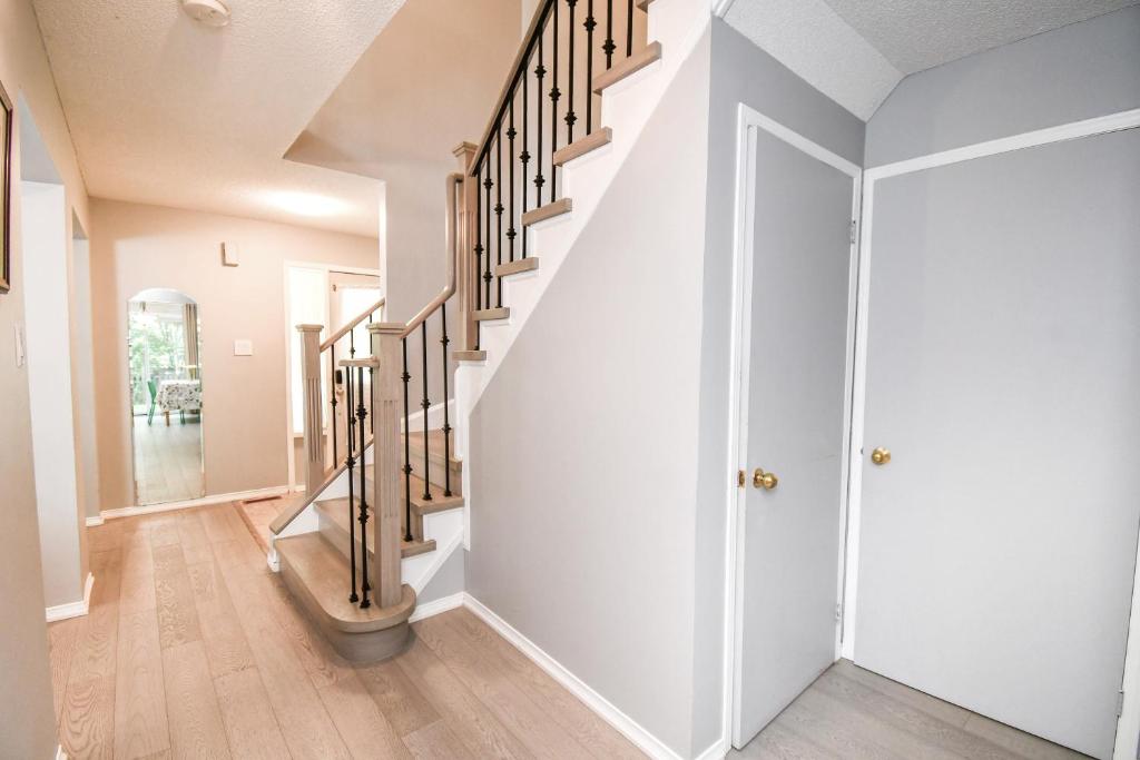 Lake Simcoe 4 Bedroom Family Home Ideal Toronto Area Retreat photo 3