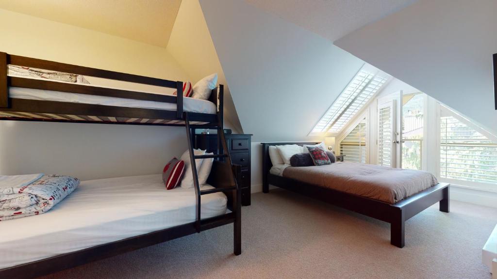 3BR in Gleneagle photo 2