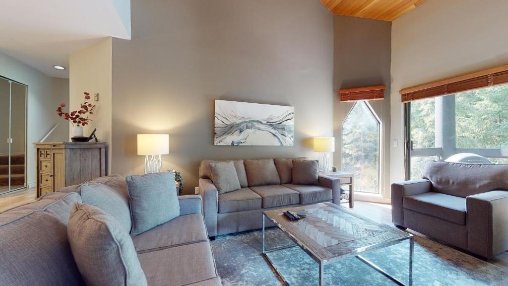 2BR in Ironwood — photo 1