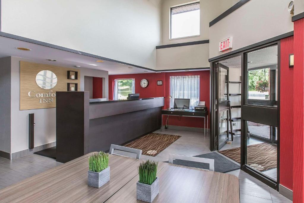 Comfort Inn photo 2