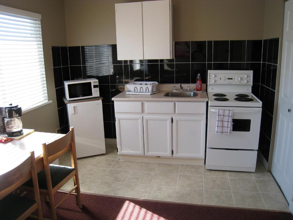 Beach Grove Motel photo 3