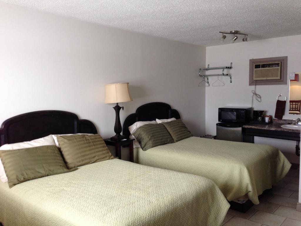 Chaparral Inn photo 2