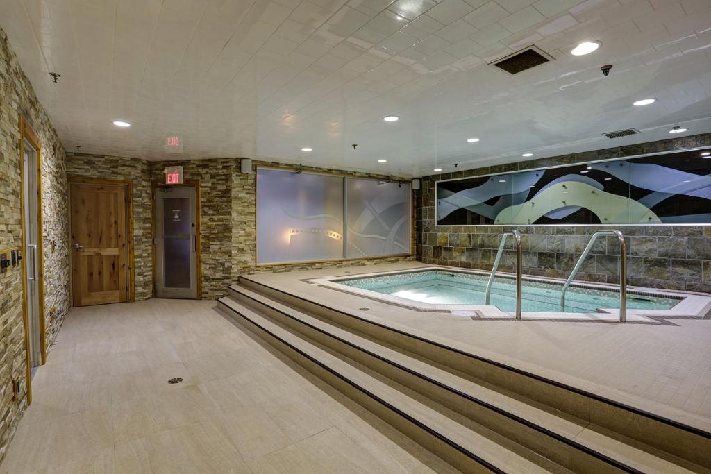 Banff Inn photo 3