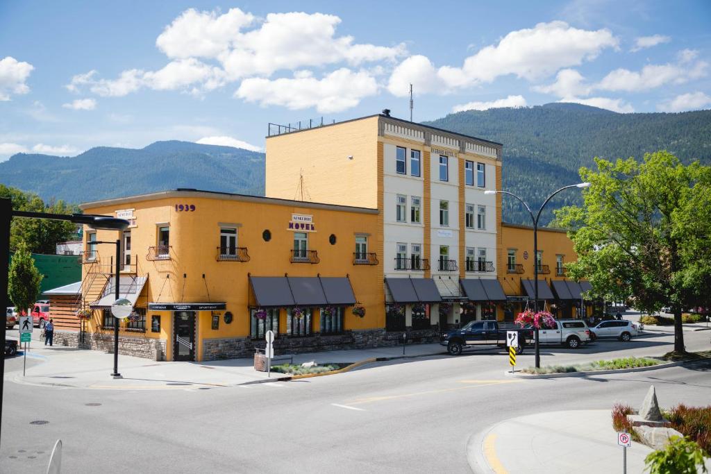 Adventure Hotel — photo 1