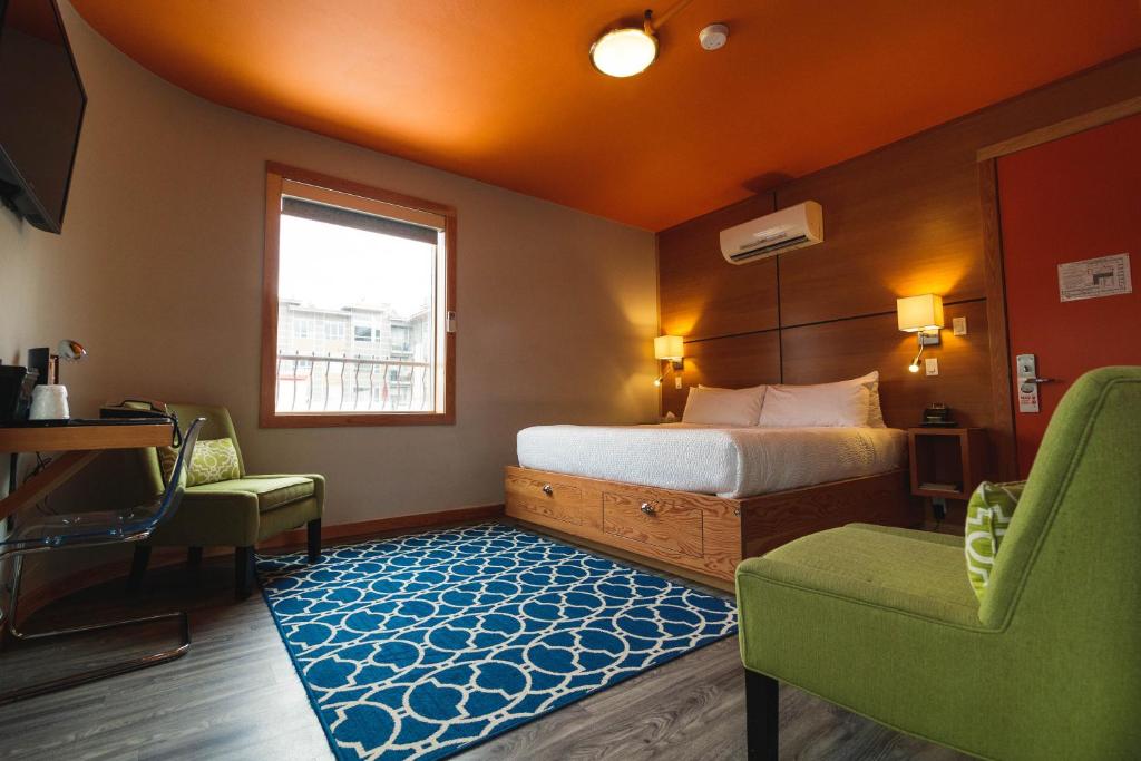 Adventure Hotel photo 2