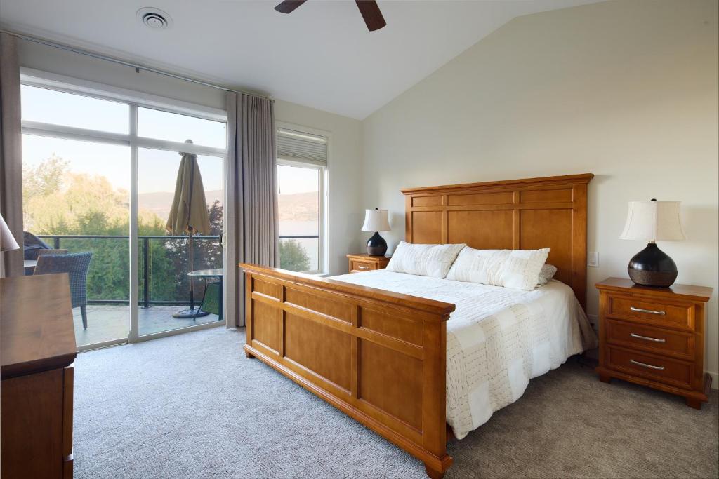 Lakeside Luxe Haven photo 2