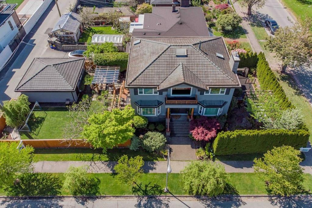 Corkscrew Willow Estate — photo 1
