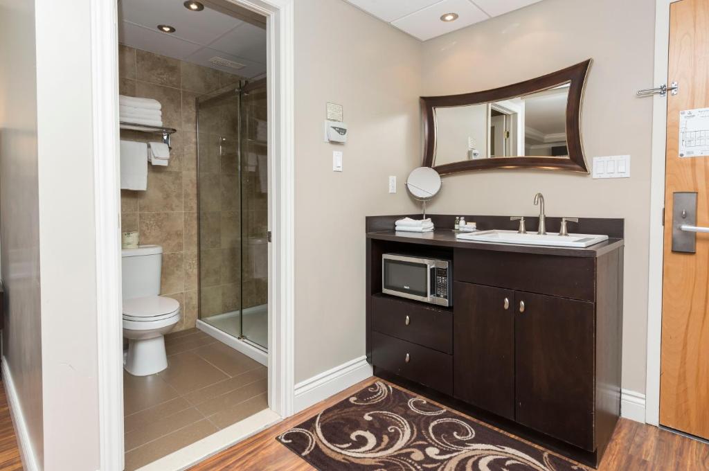 Hotel & Suites Le Dauphin Drummondville photo 3